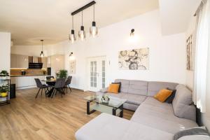 T&T sea view apartment, balcony, barbecue, parking