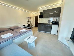 Happy House Apartments free parking