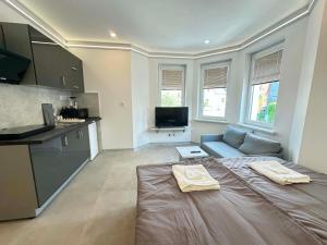 Happy House Apartments free parking