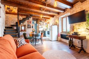 Traditional apt in stone house in heart of Trogir