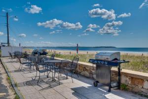 Direct Beach Access! Ocean-View OOB Escape