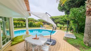 Villa Maria - Private Pool & Golf Course View