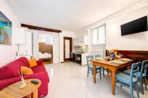 Vicolo 42-private Terrace-200m Lake - Happy Rentals
