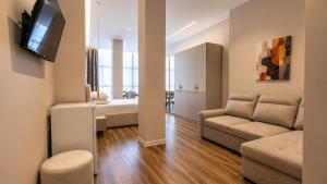 Sunset Boulevard Rooms