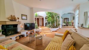 Villa Maria - Private Pool & Golf Course View