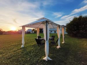 SECRET SUNSET - Brand New 2025 HOUSE