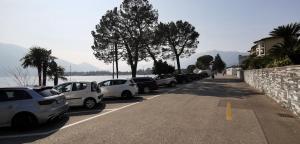 Lake Maggiore Waterfront Retreat - Walking distance to Everything