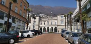 Lake Maggiore Waterfront Retreat - Walking distance to Everything