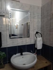 Stylish Studio Apt in Mbezi Beach Queen near Beach Quiet
