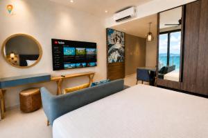 Beachfront Seaview Suite l Cenang l Super King Bed