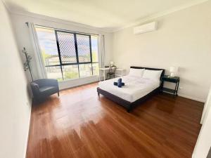 310B Aspen House - Ensuite Room in Coopers Plains