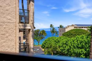 South Kihei condo with pool, hot tub & lanai
