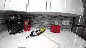Cozy Private Two Bedroom Basement Apartment