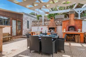 La Porta Sul Mare - Sea-View Home with Private Beach Access - Happy Rentals