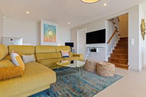 Casa Folimanka, 250sqm Garden Duplex with Jacuzzi, Sea View & Cinema