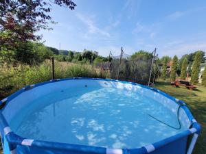 Agroturystyka na Jurze z widokiem na Zamek Jacuzzi Sauna Beczka Wypożyczalnia Rowerów Elektrycznych BASEN dla dzieci