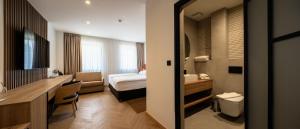 Hotel TRS
