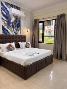 Divine India Service Apartment Near Medanta Hospital And Noida city Centre 51 Metro, Noida Sector 72