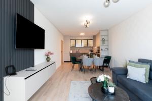 Three Hills Premium Suite near City Center