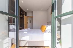 Filigree Plaza by Portugal Active
