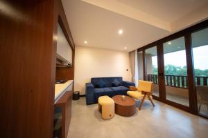 Padang Padang Inn