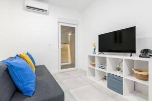 Apartment B Private Complex Metro 4pax