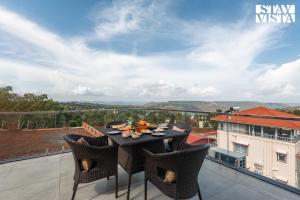 StayVista at Vikings Villa with Pool, Lawn
