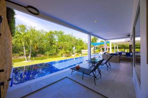Lakefront Pool Villa near Golf Course (SGP)