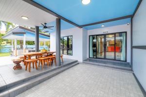 Pattaya Private 4-Bedrooms, 3-Bathrooms Pool Villa