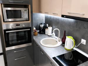 Apartment RELAX, City Centre, Free Wi-Fi, Self Check-In