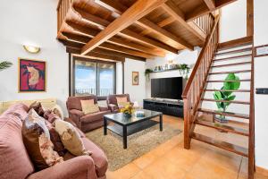LAS MORADITAS, CHALET con PISCINA PRIVADA