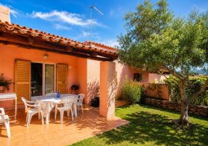 Conchiglia Family & Pet Friendly - Fenced Garden - 2BR - Near the Sea - Wi-Fi - AC - BBQ