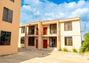 Stunning 2BR in Dar Beach, Dining, Transit Nearby Apt 2