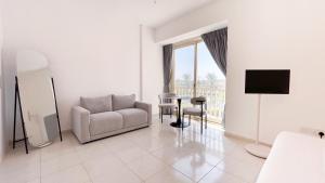 Affordable Luxury Studio in Prime Coastal Location