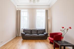 4-Bedroom Apartment Next to Old Town - Barona Street