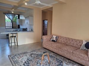 Stunning 2BR in Dar Beach, Dining, Transit Nearby Apt 2