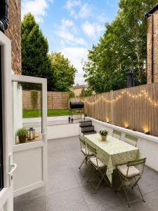 Amazing 2 Bedroom Basement In Hackney Central