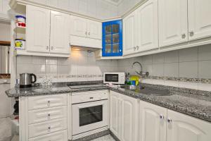Beach 2-bedroom in Los Cristianos