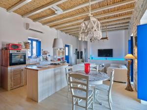 2 Bed Villa - Sleeps 6 - Pets - Pool - Parking