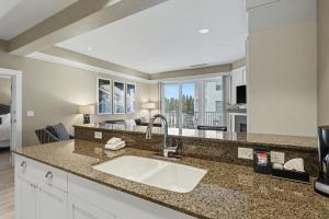 Charming Lodge Suite 257 in Bay Harbor, MI—ideal for a cozy getaway!