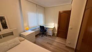 Exclusivo piso luminoso y cálido en Santander, con parking gratuito y ascensor con acceso directo al apartamento