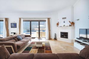 Dolphin Bay Villa