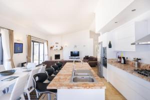 Dolphin Bay Villa