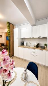 Embassy Studio Mamaia Nord - piscina pe acoperis & parcare gratis