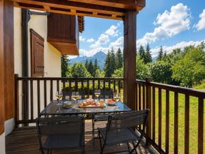 Appartement cosy avec balcon en montagne pour 67 personnes - FR-1-505-233