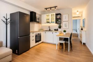 Perfect for Families with Kids,Free Garage Parking & Child-Friendly Amenities,Split
