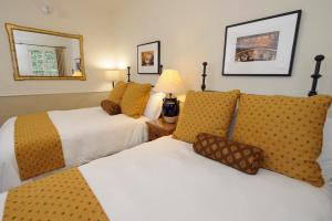 Cypress Inn Carmel-by-the-Sea