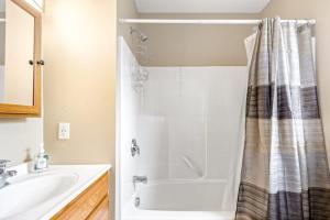 1BR Coeur dAlene Bungalow - half mile to Lake