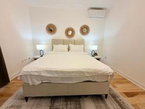 Golden Light Residence - Luxury Spacious Holiday Condo with Sea view