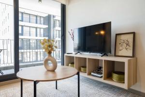 Cozy 1BR Getaway for Three in Vibrant Nunoa